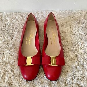 [Vintage] Salvatore Ferragamo Vara Lillaz Red Leather Round Toe Heels